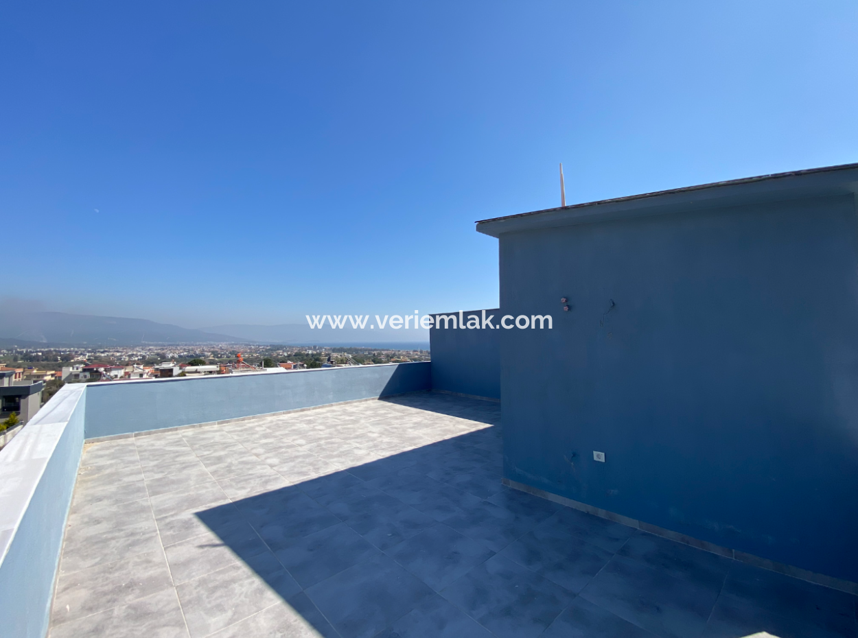 Seferihisar Doğanbey Ar Konut Sitesinde Satılık 3+1 Villa