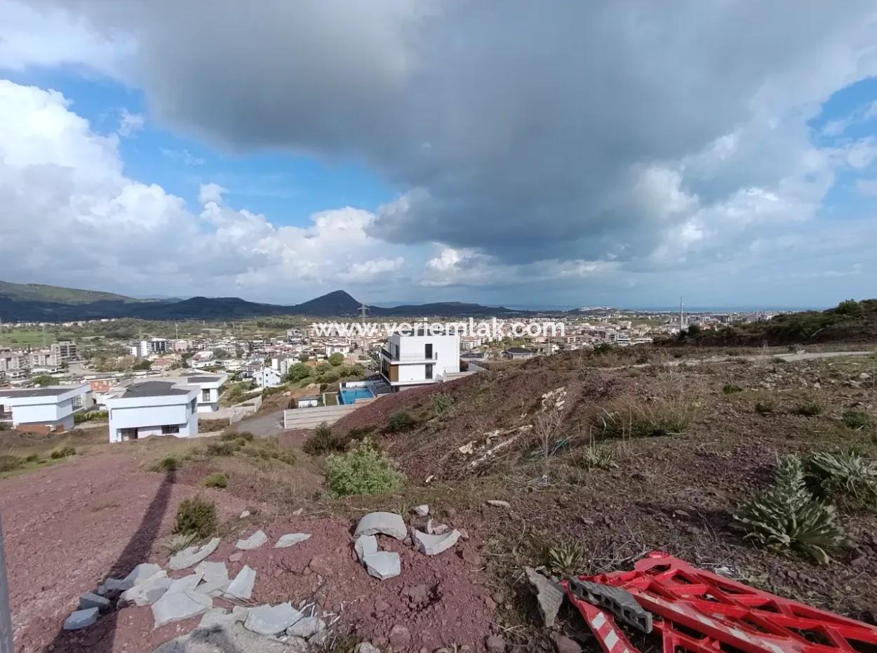 Güzelbahçe Yelki’de Köşe Parsel, Deniz Ve Şehir Manzaralı Satılık Arsa