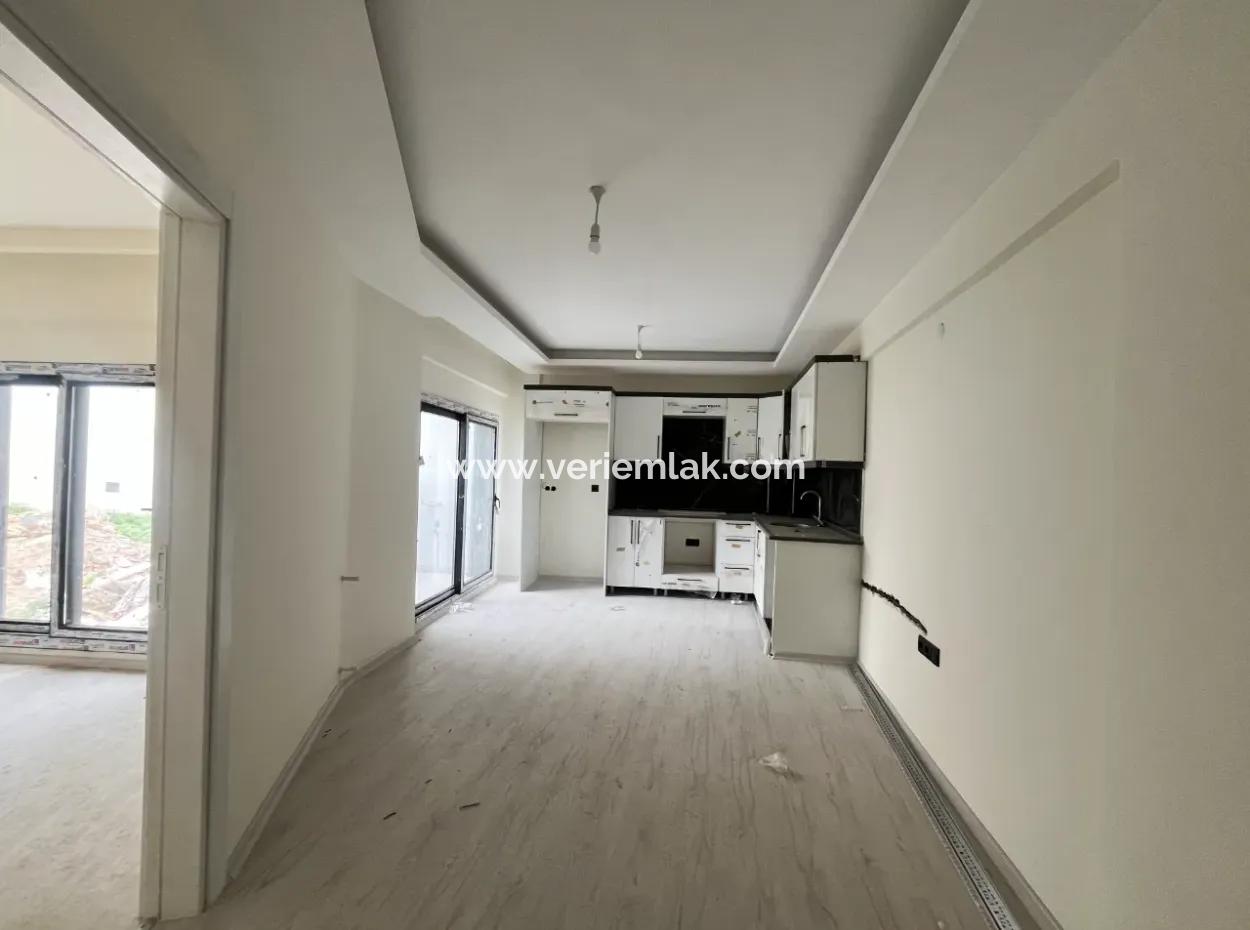 Seferihisar Turabiye Mahallesi’nde Lüks Mimarili 1+1 Sıfır Daire