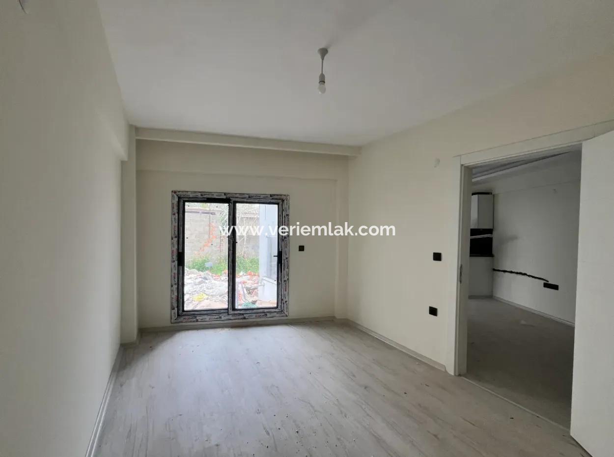 Seferihisar Turabiye Mahallesi’nde Lüks Mimarili 1+1 Sıfır Daire