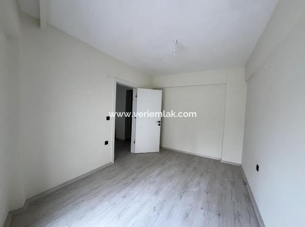 Seferihisar Turabiye Mahallesi’nde Lüks Mimarili 1+1 Sıfır Daire