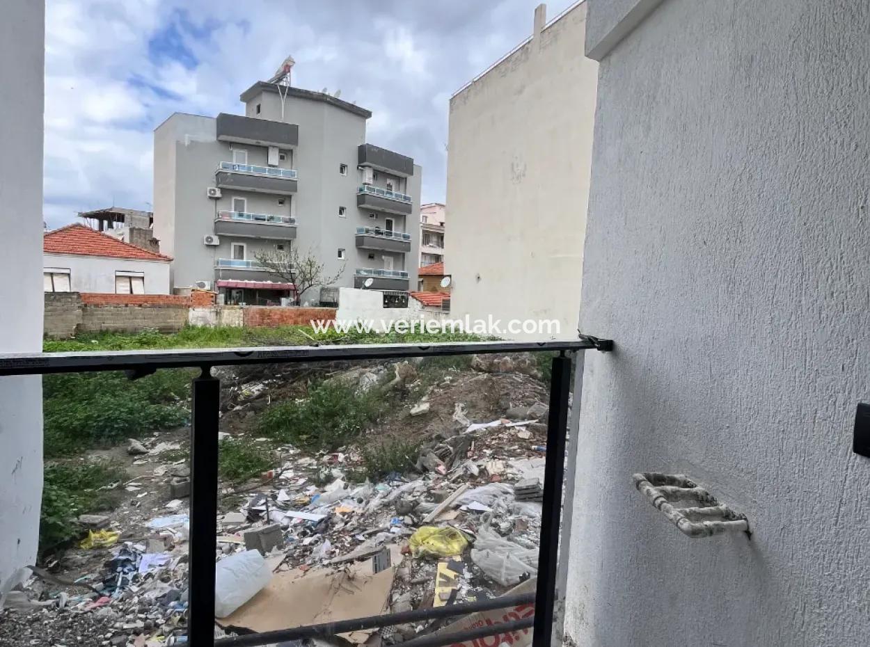 Seferihisar Turabiye Mahallesi’nde Lüks Mimarili 1+1 Sıfır Daire