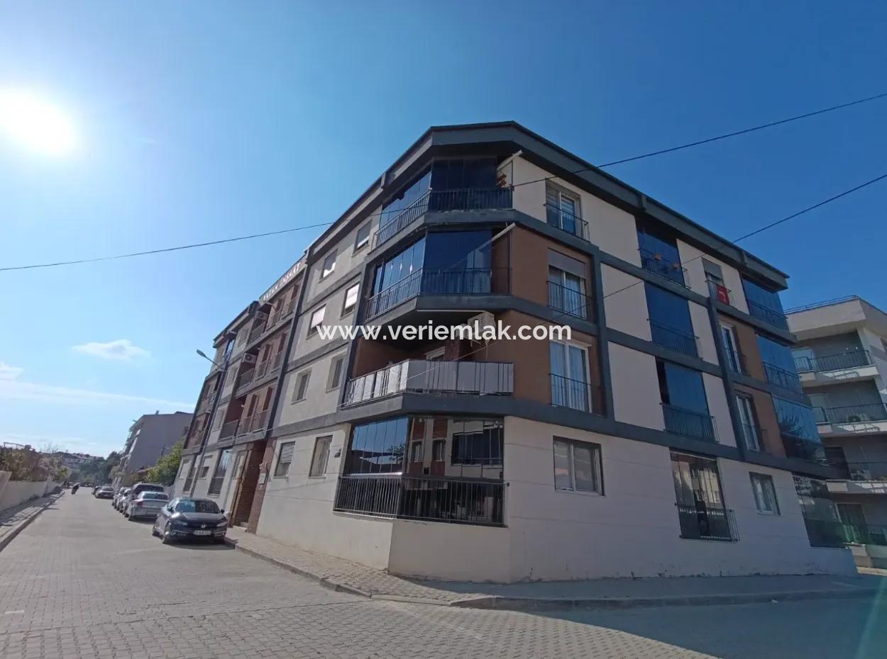 Seferihisar Çolakibrahimbey Mahallesinde, Eylül Life Sitesi'nde, Köşe Konumda, Lüks Mimarili Satılık 1+1 Daire