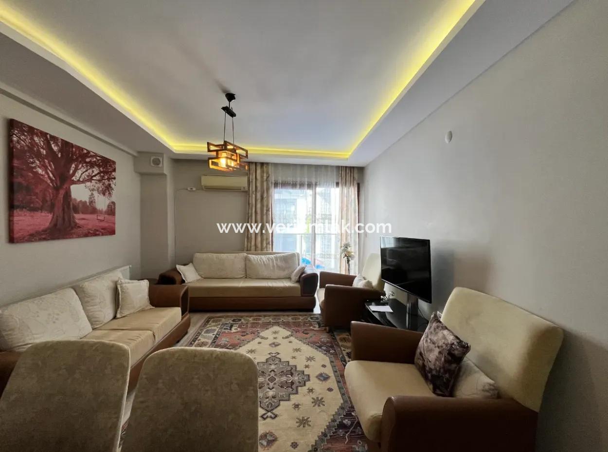 Seferihisar Hıdırlık Mahallesi'nde, Şehir Merkezine Yakın, 2+1 Kiralık Daire