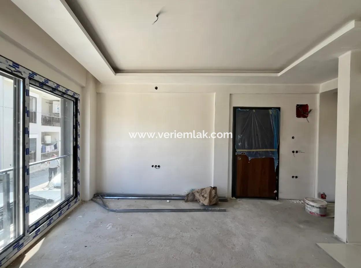 Seferihisar Hıdırlık Mahallesi’nde Satılık 1+1 Köşe Konumda Daire