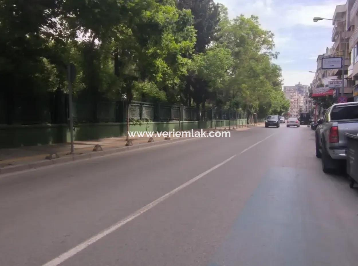 Alsancak Fuar Caddesinde,1.Kat Asansörlü  Yeni Boyalı 2+1 Kiralık Daire!
