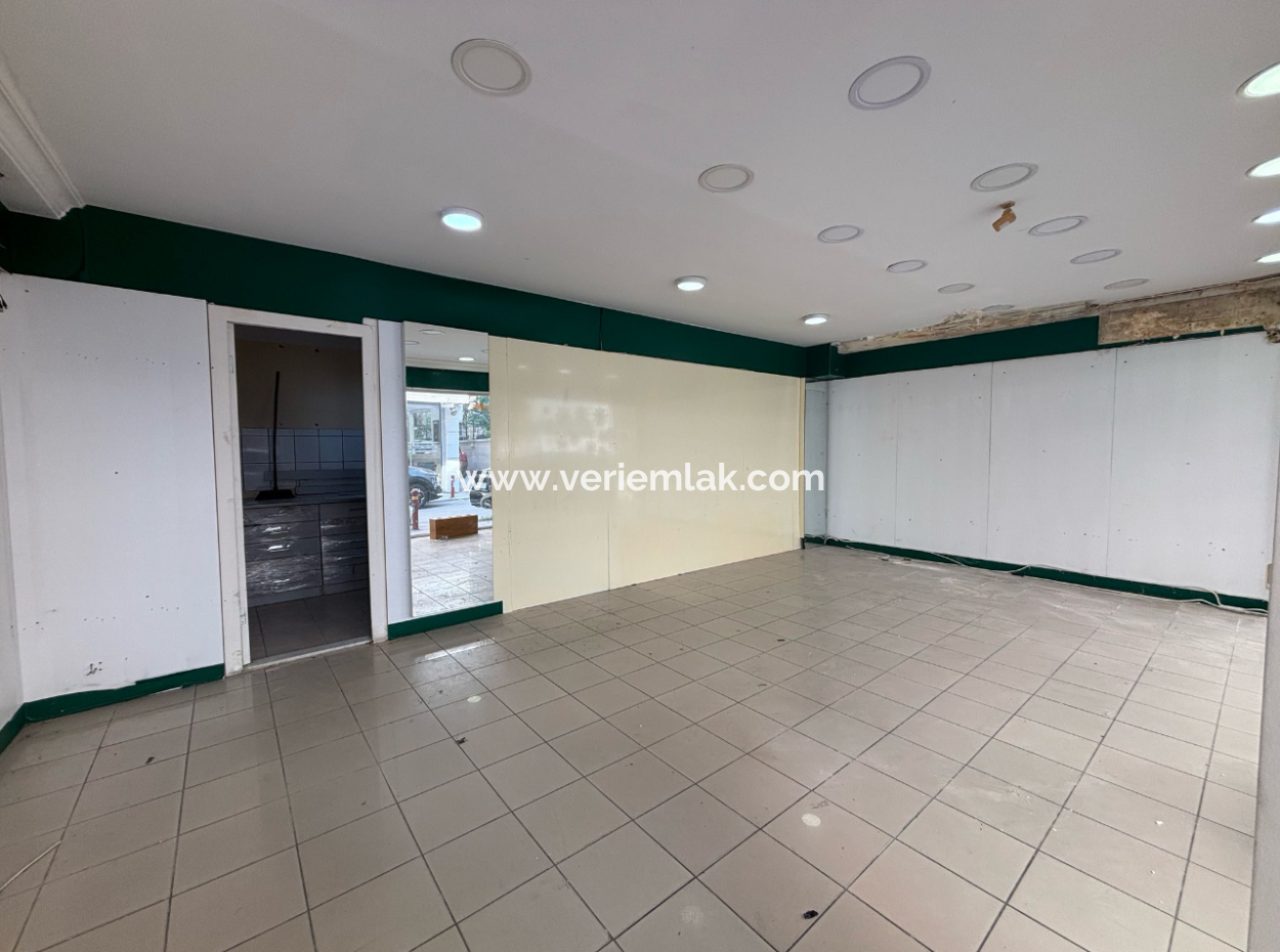 Alsancak’ta 40M2  7M Cepheli Otomatik Panjurlu Kiralık Depo/Dükkan!