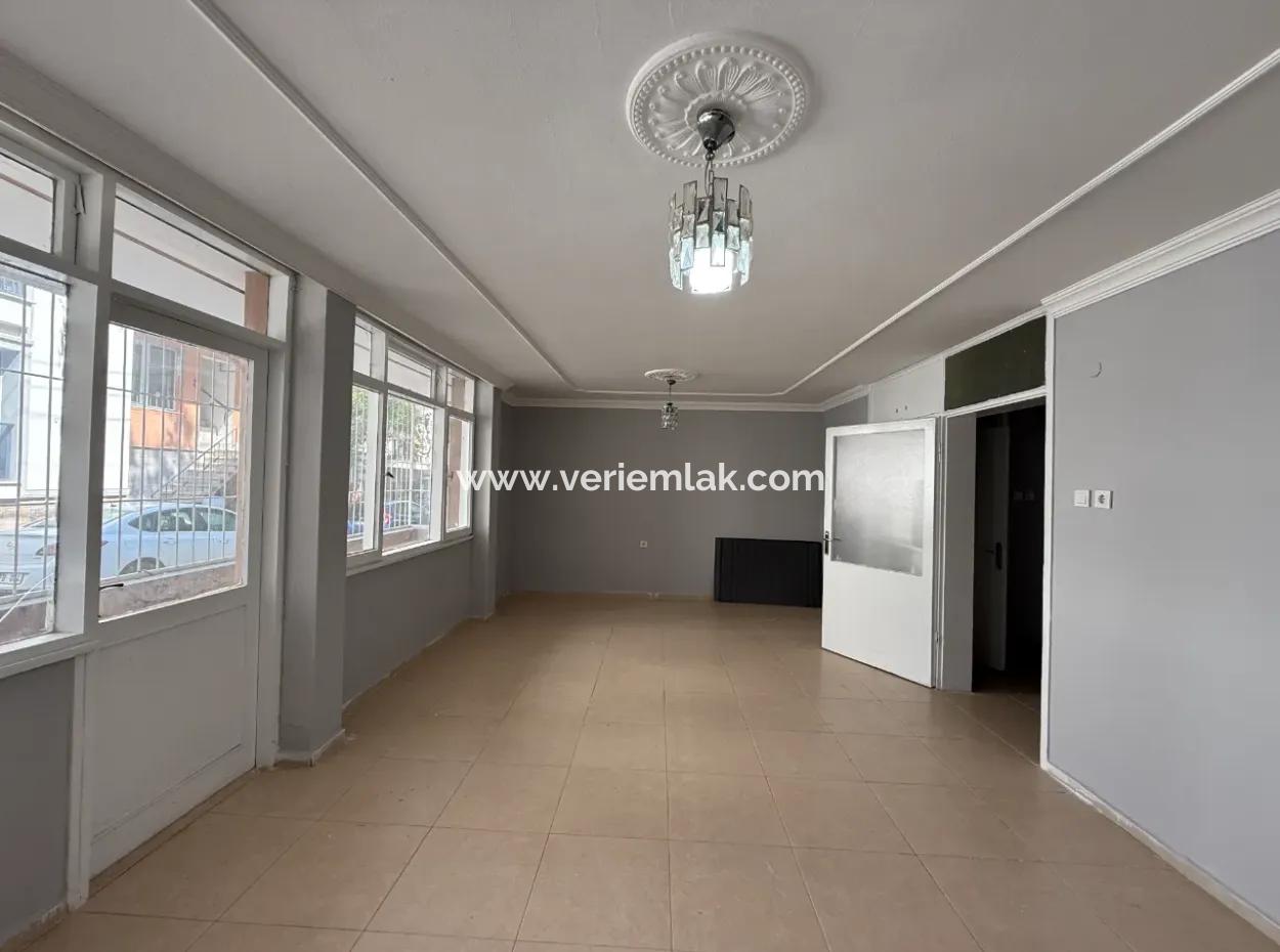 Karabağlar Sarıyer Mahallesinde Geniş Ve Kullanışlı 3+1 Satılık Daire