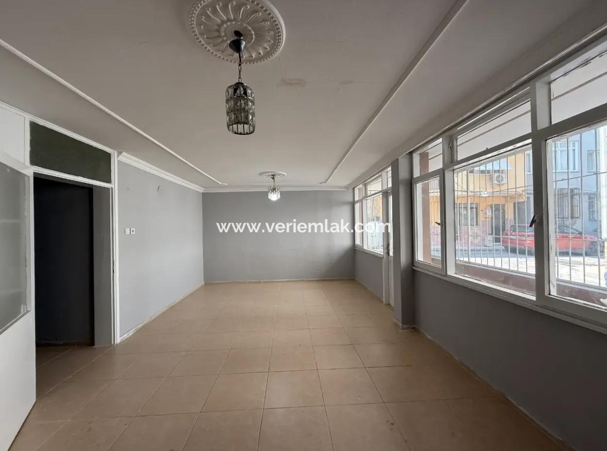 Karabağlar Sarıyer Mahallesinde Geniş Ve Kullanışlı 3+1 Satılık Daire