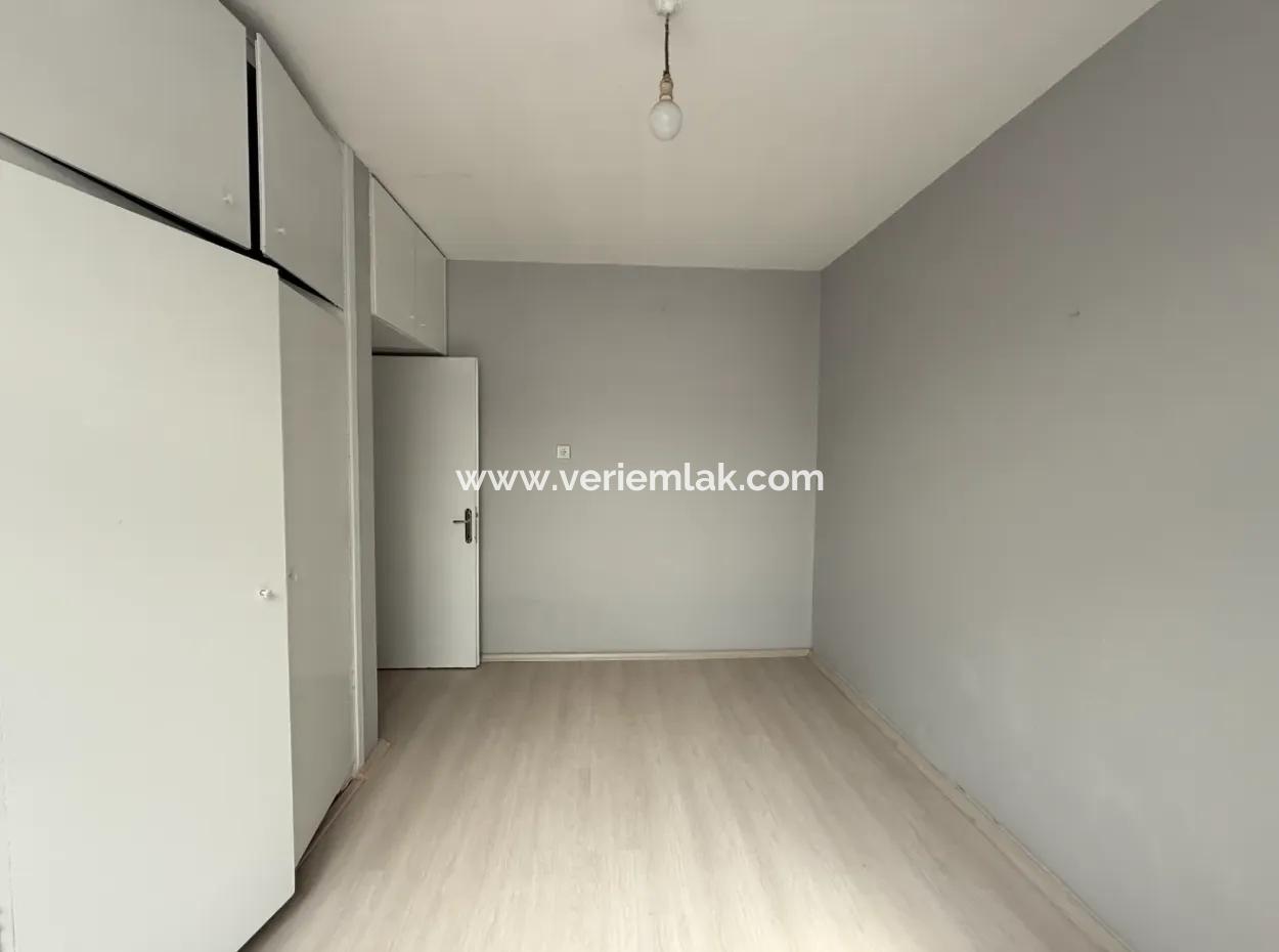 Karabağlar Sarıyer Mahallesinde Geniş Ve Kullanışlı 3+1 Satılık Daire