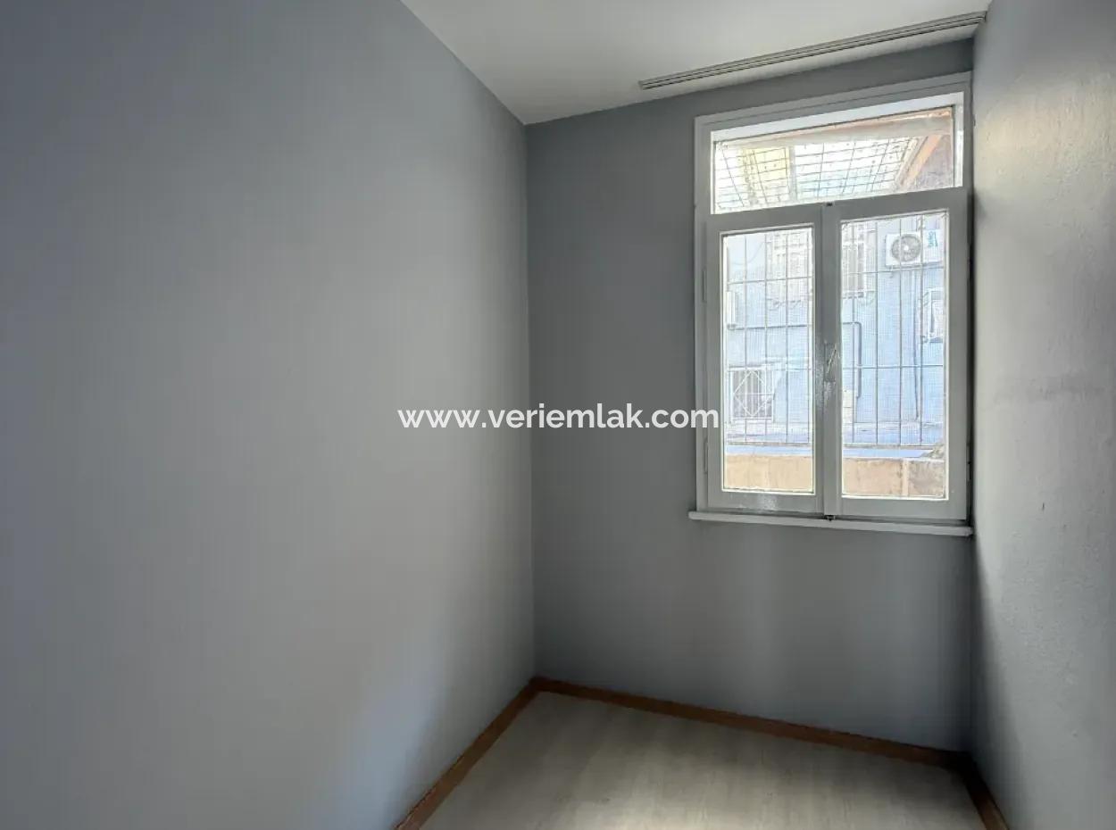 Karabağlar Sarıyer Mahallesinde Geniş Ve Kullanışlı 3+1 Satılık Daire