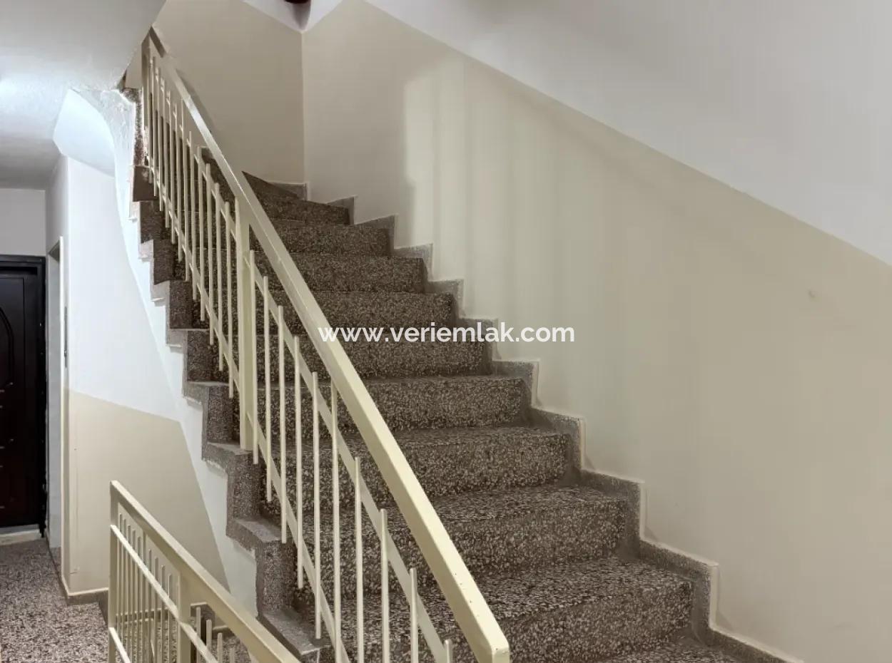 Balçova Teleferik Mahallesinde Manzaralı, Ferah Ve Kullanışlı 3+1 Daire