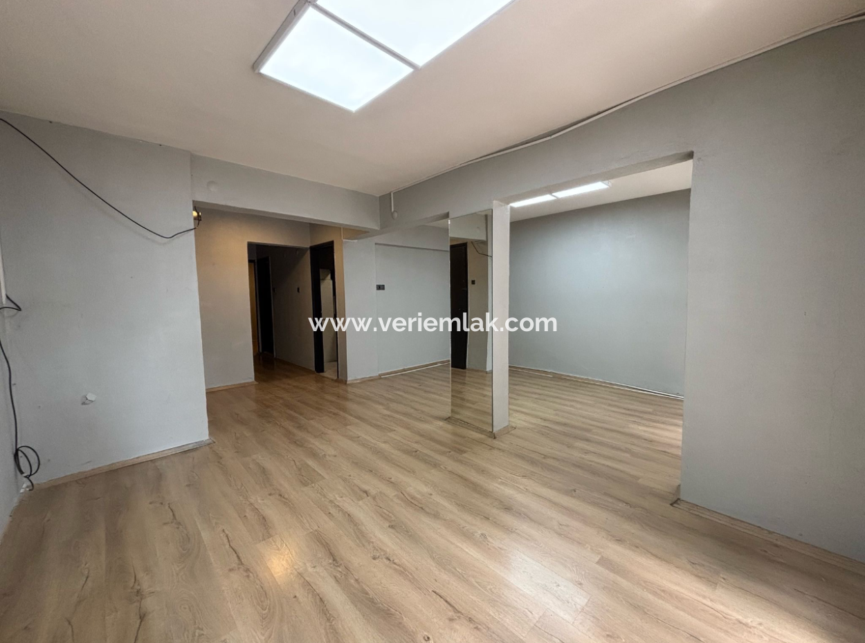 Alsancak   Kıbrıs Şehitleri Yakınında   6M Cepheli 80M2   Otomatik Panjurlu Fırsat Kiralık Dükkan,Depo,Iş Yeri!