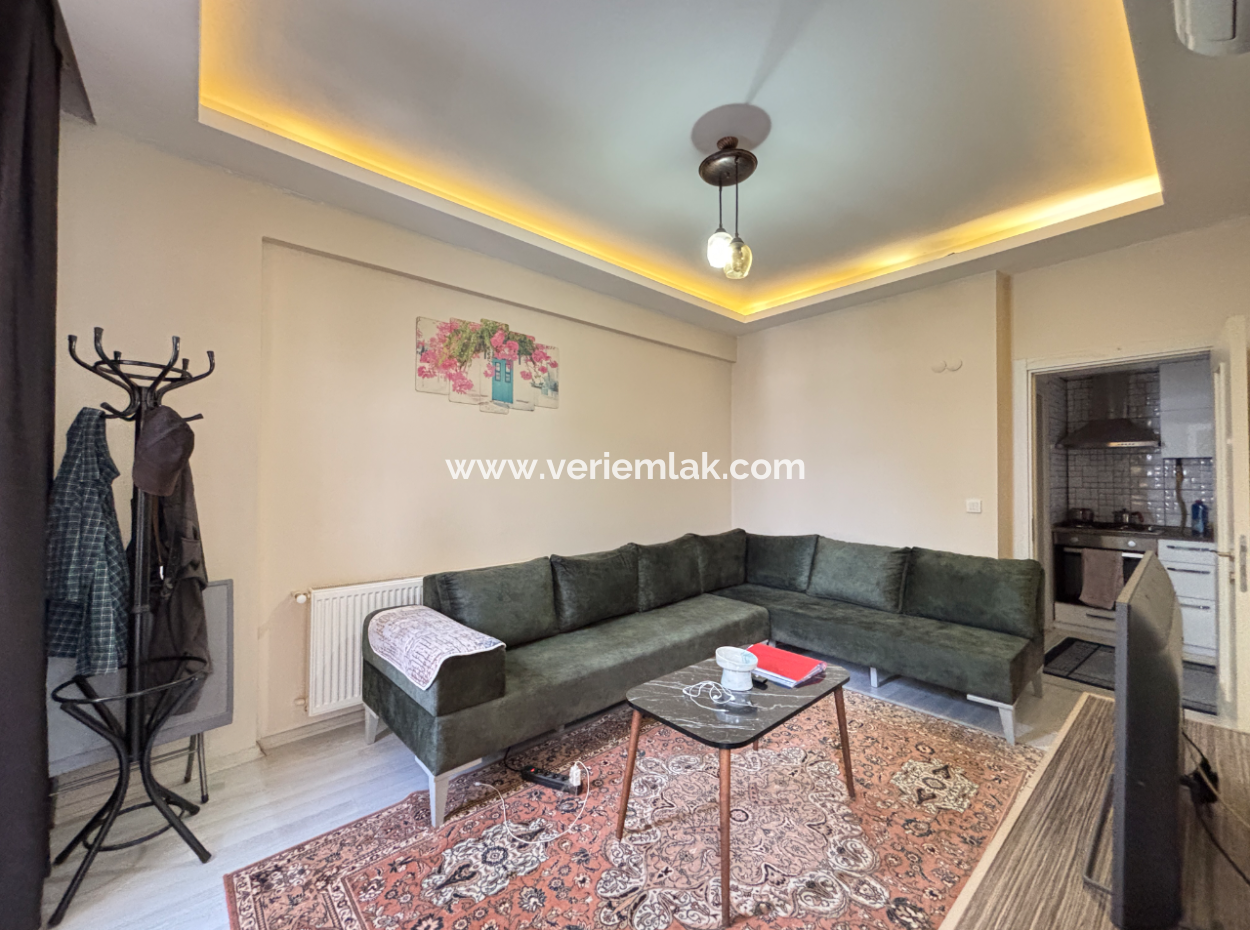 Seferihisar Çolak İbrahim Bey Mahallesinde Satılık 1+1 Eşyalı Daire