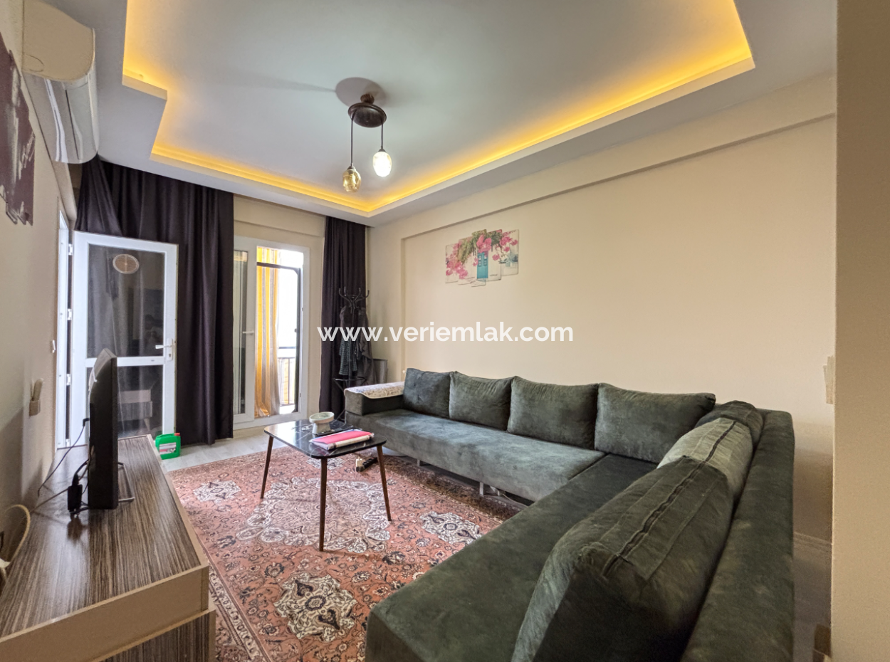 Seferihisar Çolak İbrahim Bey Mahallesinde Satılık 1+1 Eşyalı Daire