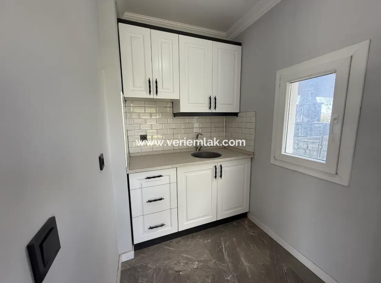 Seferihisar Akarca’da Denize Yürüme Mesafesinde, Geniş Bahçeli, Deniz Manzaralı Lüks Villa!