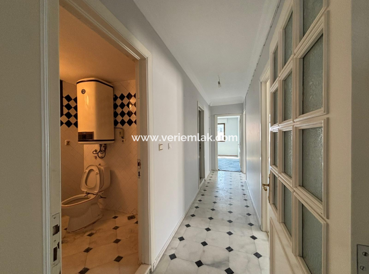 Mithatpaşa   Göztepede   4+1  220M2  7.Kat Kiralık Yalı Dairesi