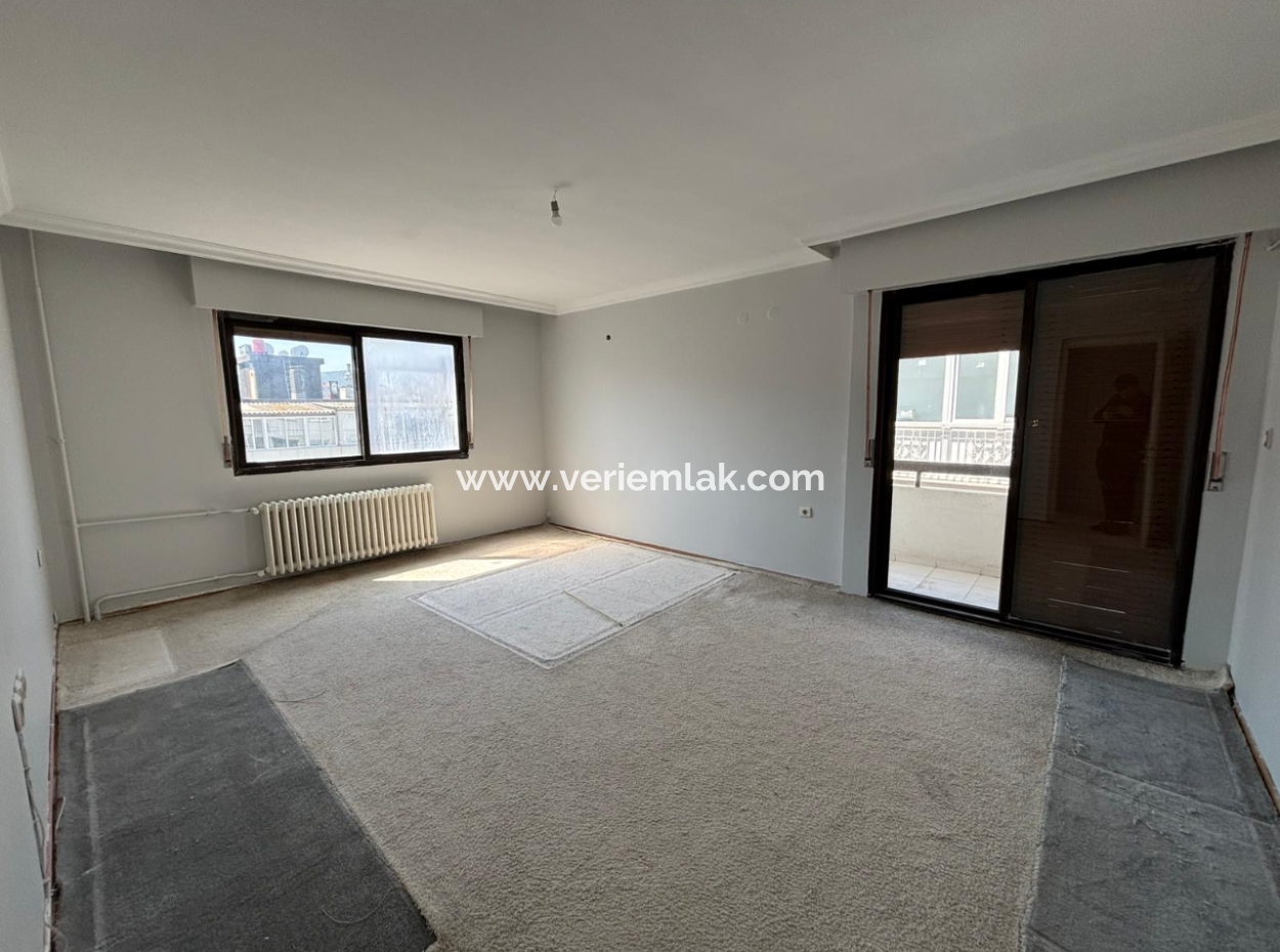 Mithatpaşa   Göztepede   4+1  220M2  7.Kat Kiralık Yalı Dairesi
