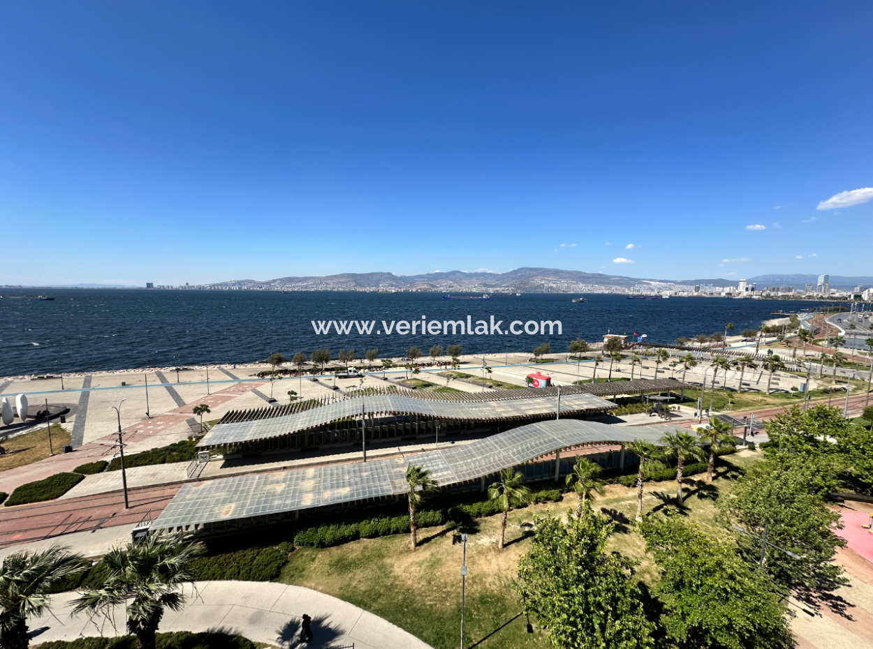 Küçükyalıda Otoparklı Ful Eşyalı Yalı Dairesi