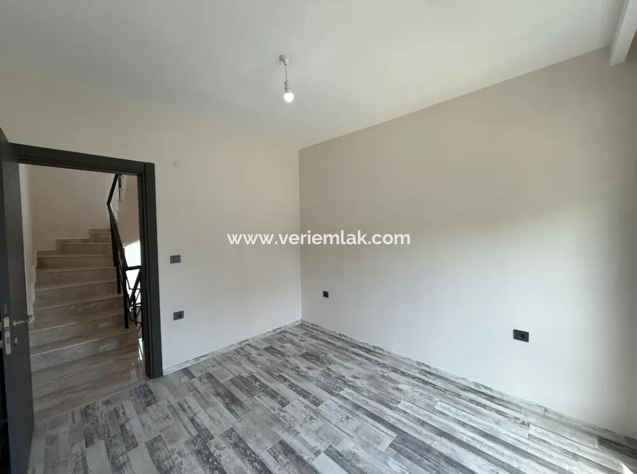 Doğanbey’de Havuzlu, Bahçeli Ve Geniş Kullanımlı 3+1 Villa