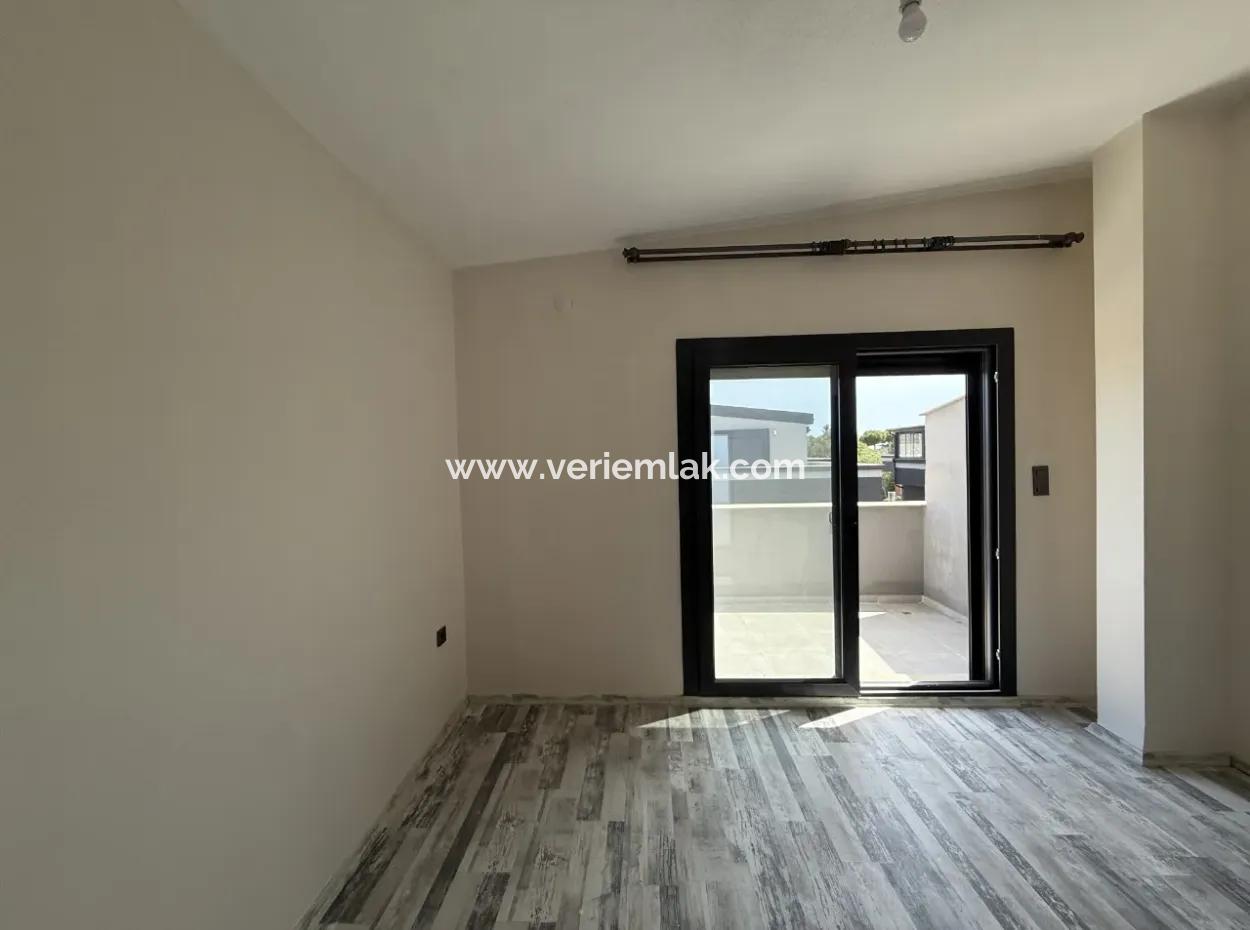 Doğanbey’de Havuzlu, Bahçeli Ve Geniş Kullanımlı 3+1 Villa