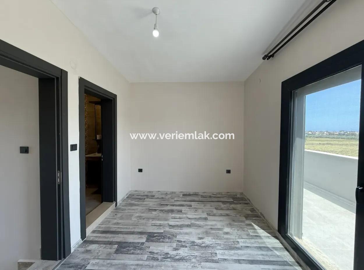 Doğanbey’de Havuzlu, Bahçeli Ve Geniş Kullanımlı 3+1 Villa