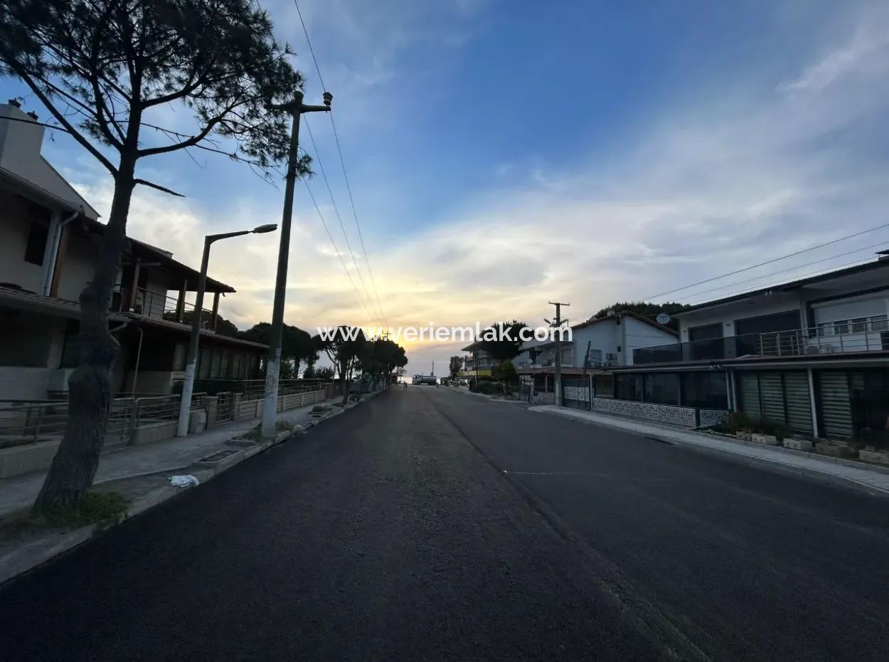 Kuşadası Davutlar Yuvamsu Mahallesi'nde Denize 100 Metre Mesafede Dubleks Yazlık