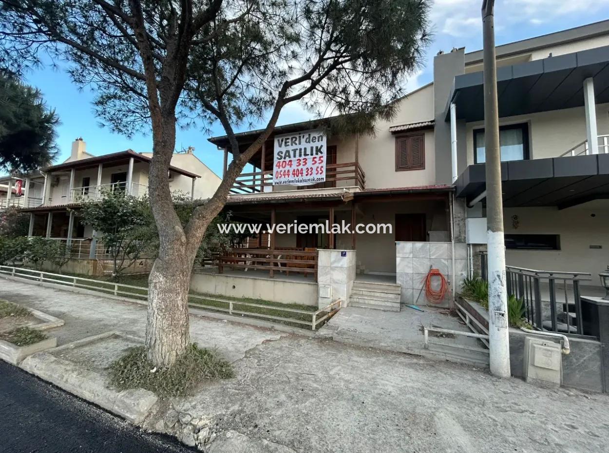 Kuşadası Davutlar Yuvamsu Mahallesi'nde Denize 100 Metre Mesafede Dubleks Yazlık