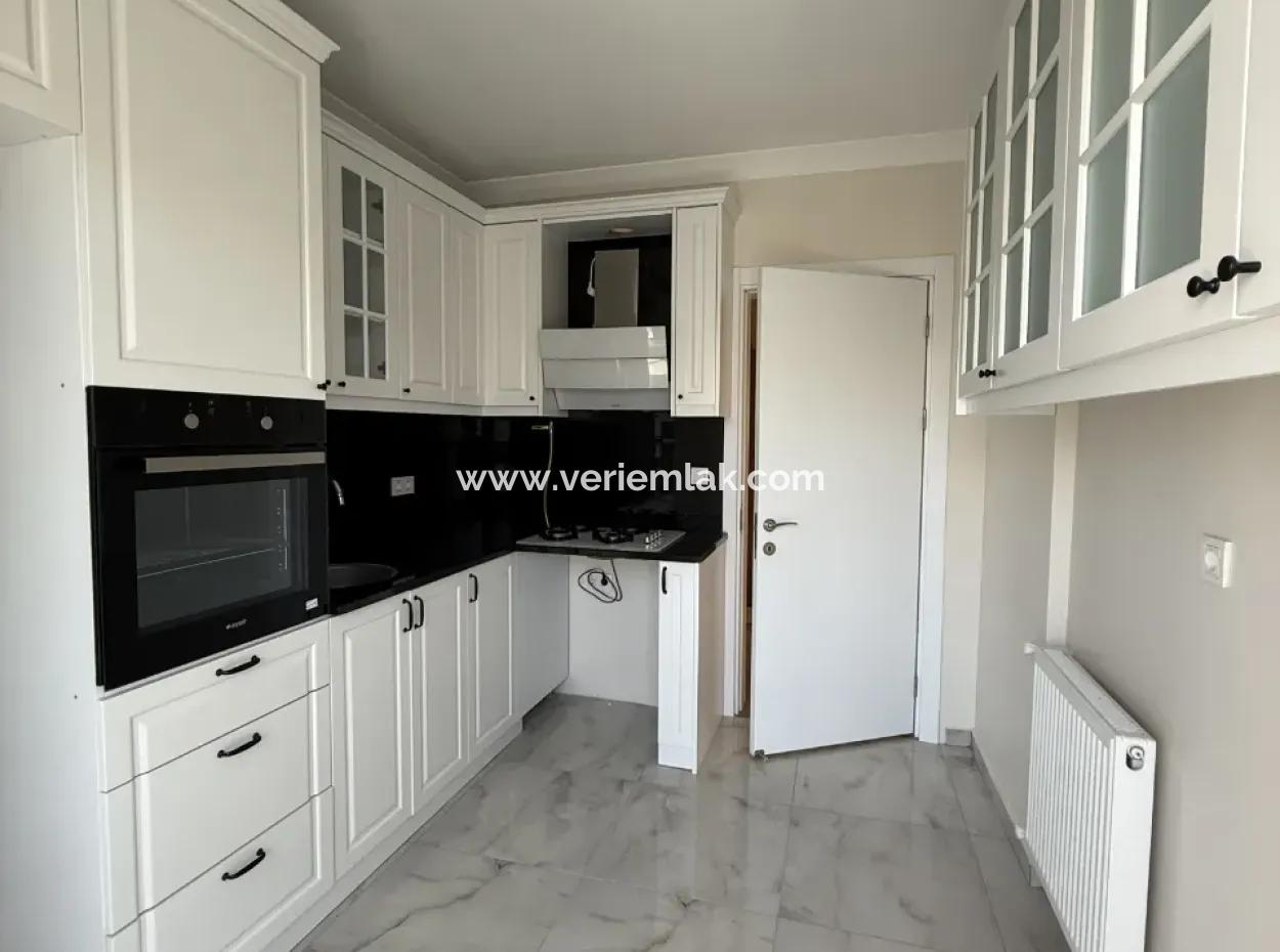 Nezih Lokasyonda, Ayrı Mutfaklı Lüks 2+1 Satılık Daire
