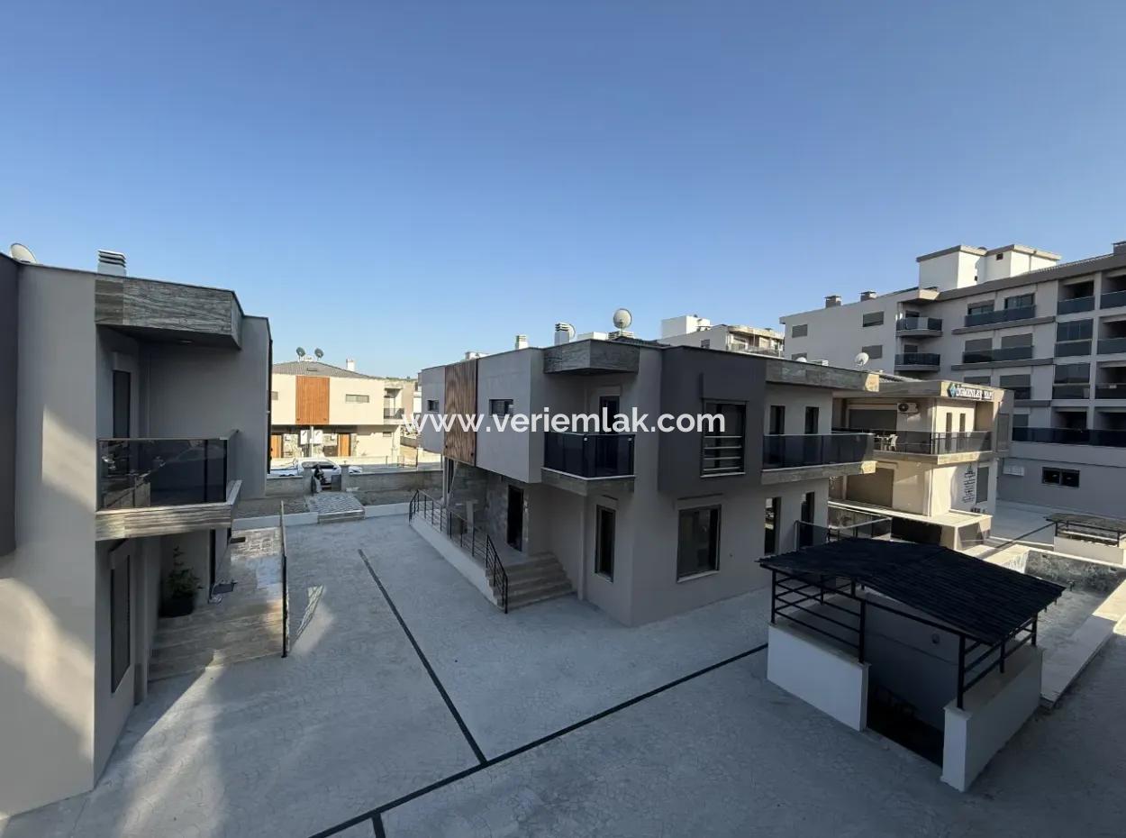 Seferihisar Hıdırlık’ta, Flora Garden Sitesi'nde Yepyeni Bir Yaşam Başlıyor