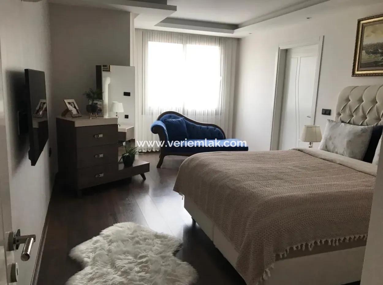 Veri'den İzmir Caddesi Üzerinde 3+1 Ayrı Mutfak, Satılık Daire