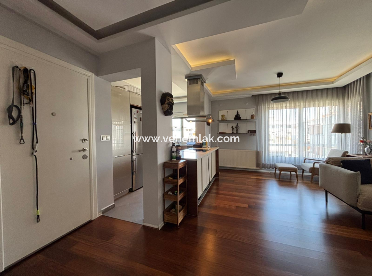 Alsancak  Gül Sokakta 2+1 Köşe Ebeveyn Banyolu Mobilyalı Otoparklı Kiralık Daire!