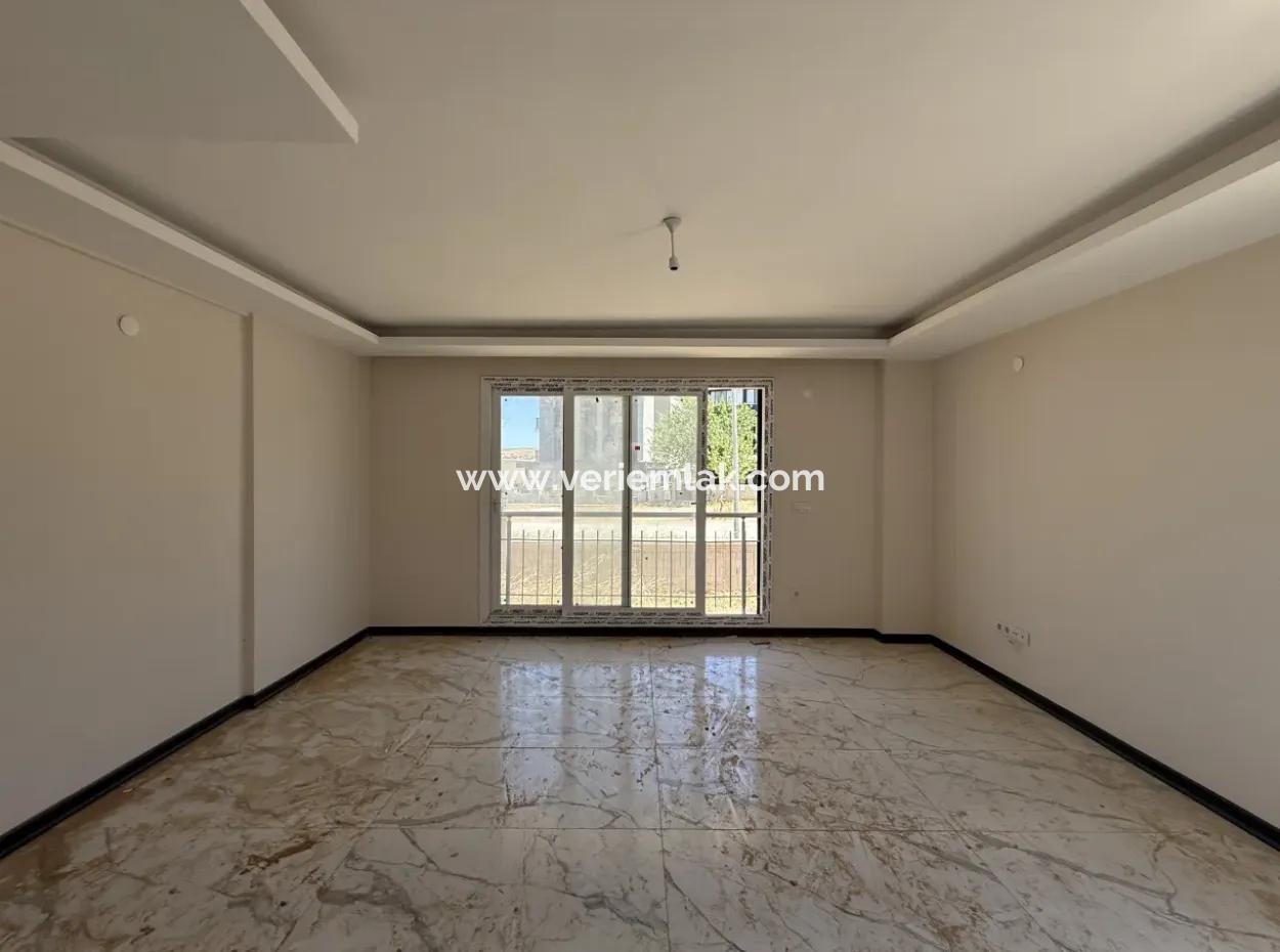 Seferihisar Camikebir’de Doğanın Kalbinde, Konforlu Ve Yatırımlık Villa