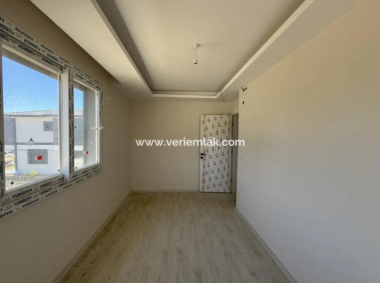 Seferihisar Camikebir’de Doğanın Kalbinde, Konforlu Ve Yatırımlık Villa