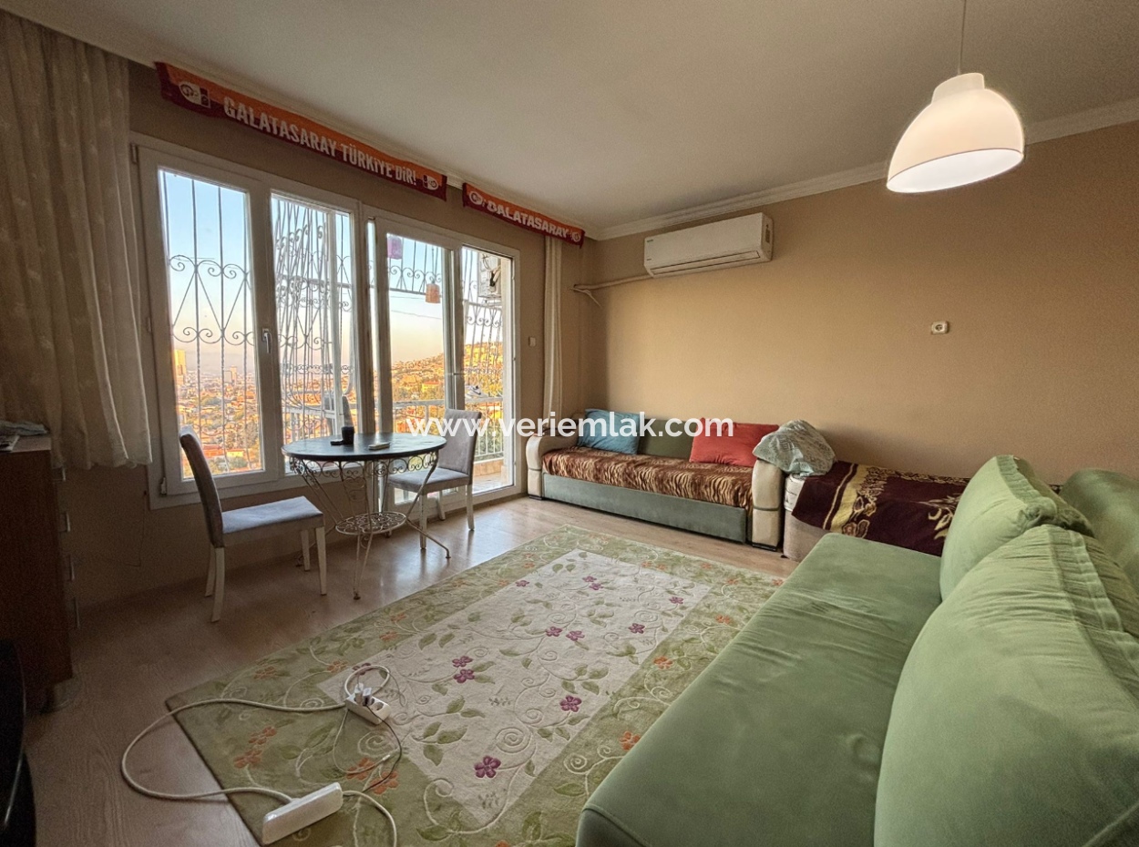 Konak  Varyantta 1+1 Deniz,Şehir Manzaralı Eşyalı Kiralık Daire !