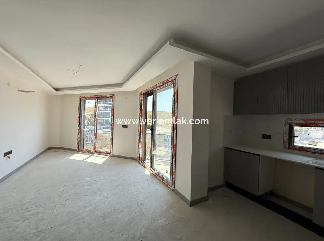 Seferihisar Çolakibrahimbey Mahallesi’nde Lüks Ve Modern 1+1 Daire