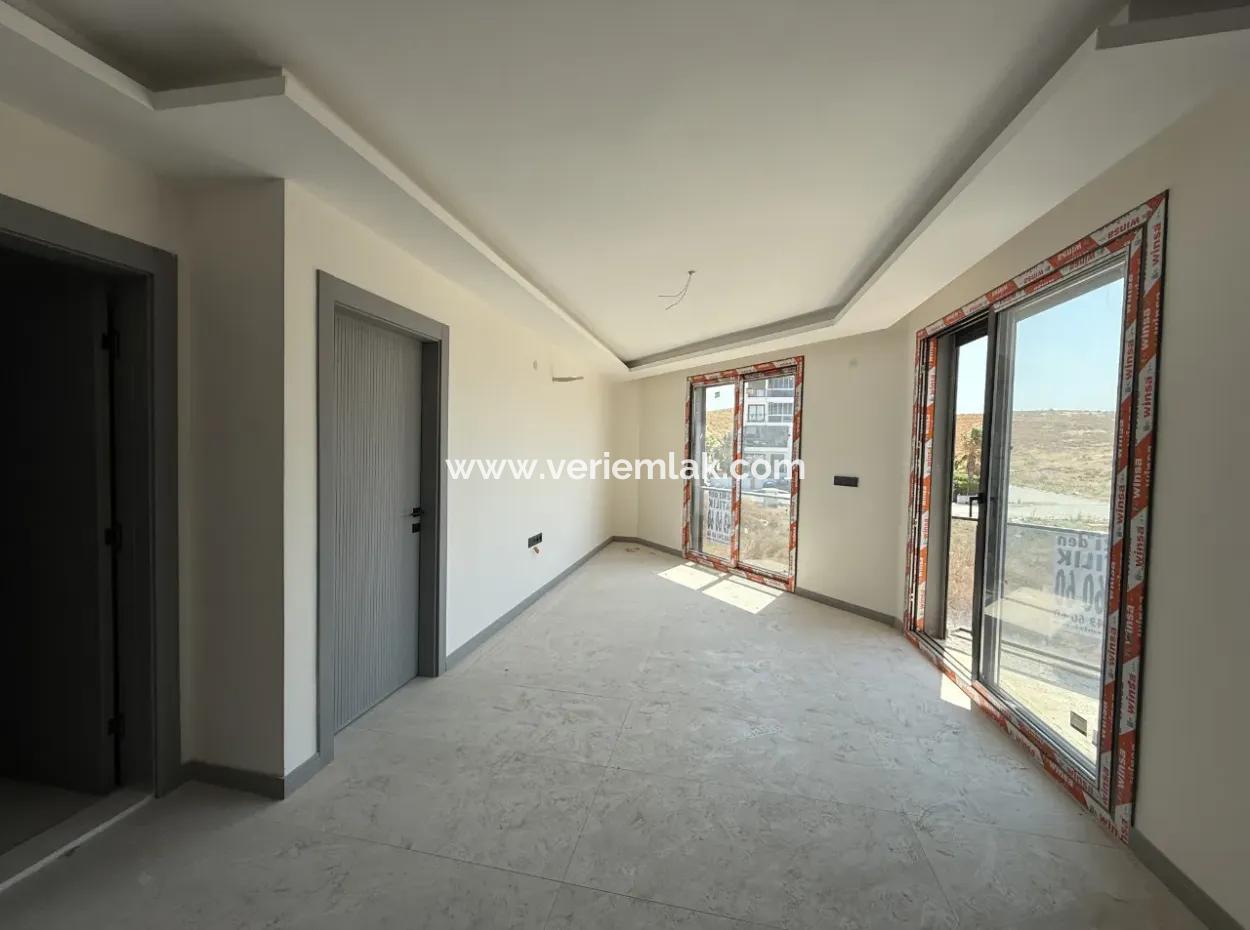 Seferihisar Çolakibrahimbey Mahallesi’nde Lüks Ve Modern 1+1 Daire