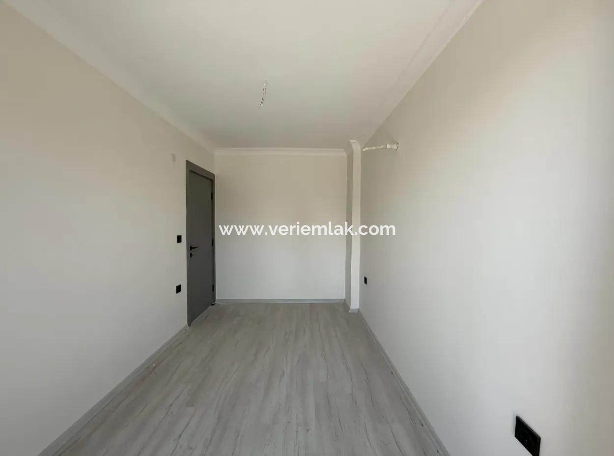 Seferihisar Çolakibrahimbey Mahallesi’nde Lüks Ve Modern 1+1 Daire