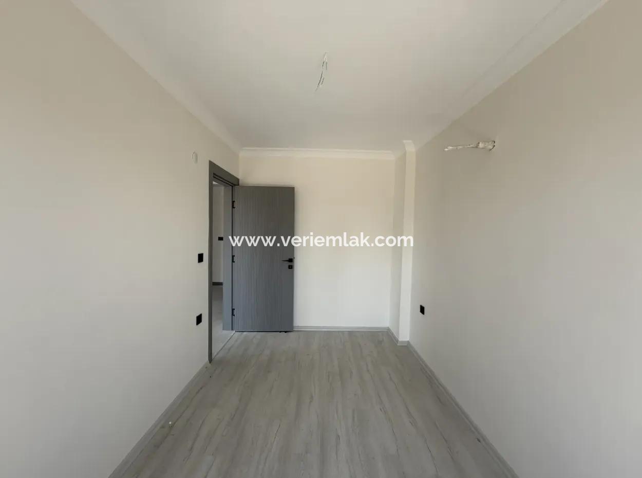 Seferihisar Çolakibrahimbey Mahallesi’nde Lüks Ve Modern 1+1 Daire