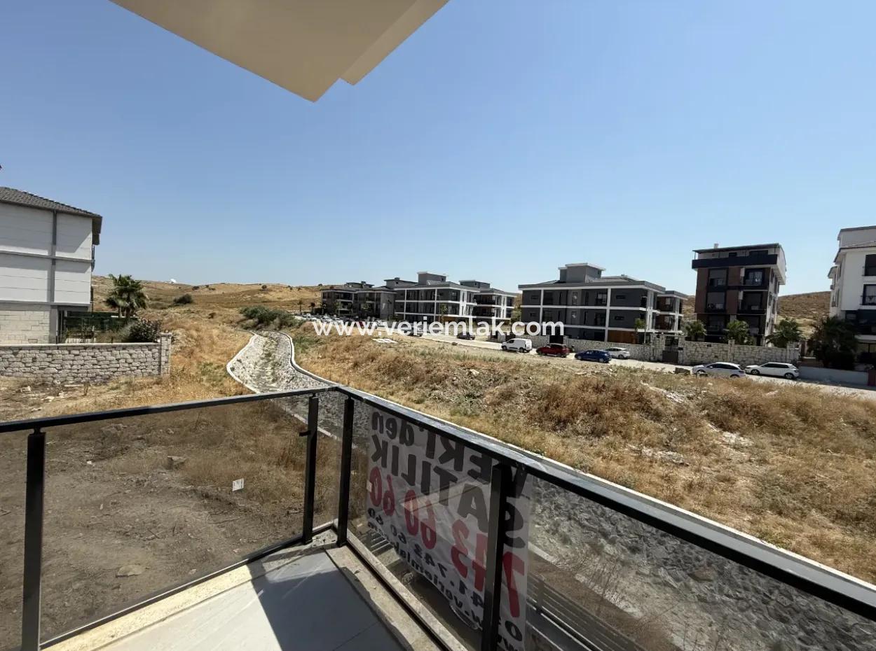 Seferihisar Çolakibrahimbey Mahallesi’nde Lüks Ve Modern 1+1 Daire