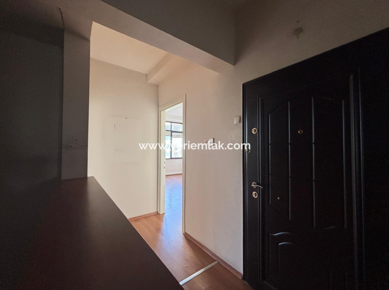 Alsancak Swiss Otel Yakını 3+1 170M2 3.Kat Kiralık İşyeri /Ofis