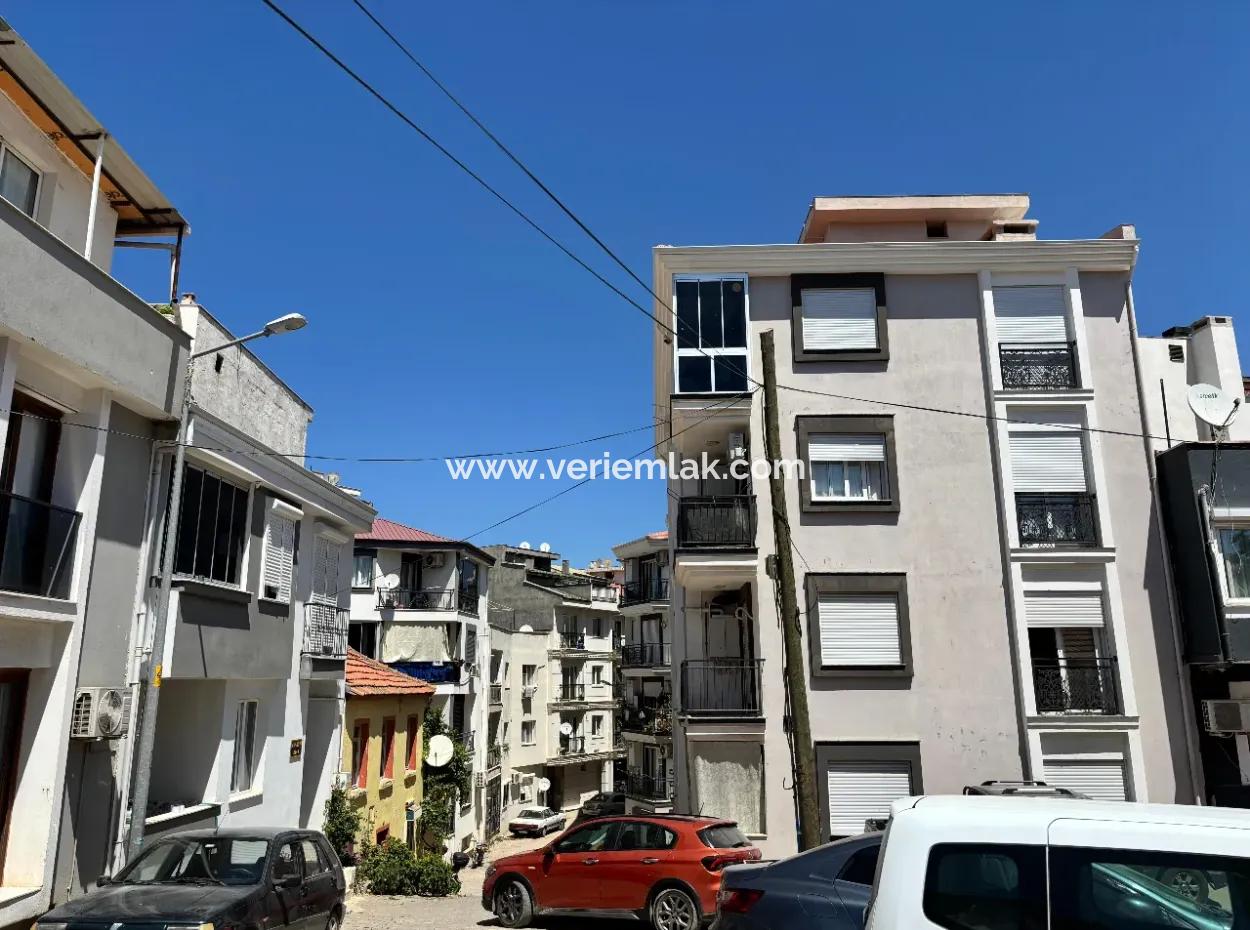 Seferihisar Hıdırlık Mahallesi’nde Köşe Parsel, 2 Kat İmarlı Satılık Arsa