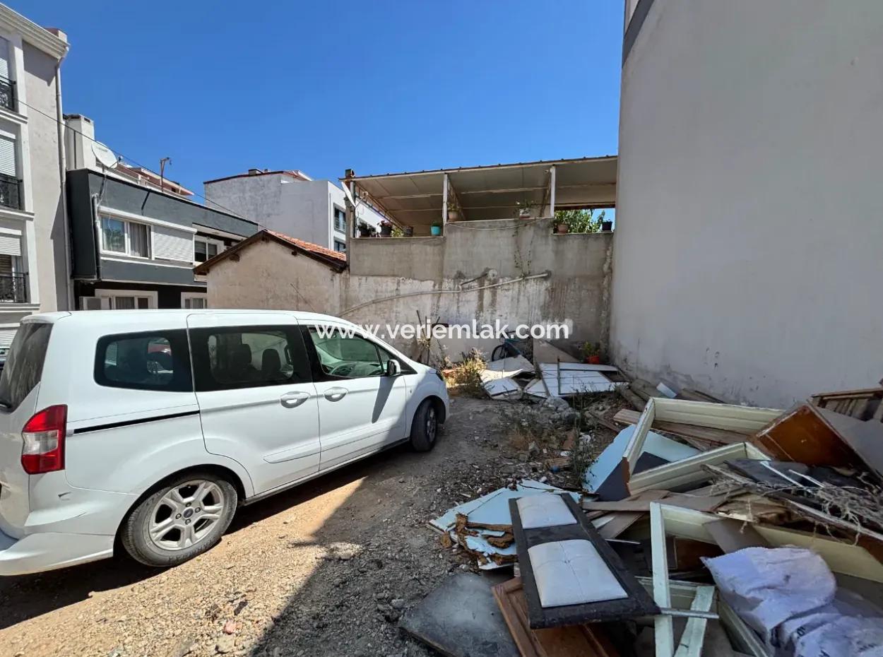 Seferihisar Hıdırlık Mahallesi’nde Köşe Parsel, 2 Kat İmarlı Satılık Arsa