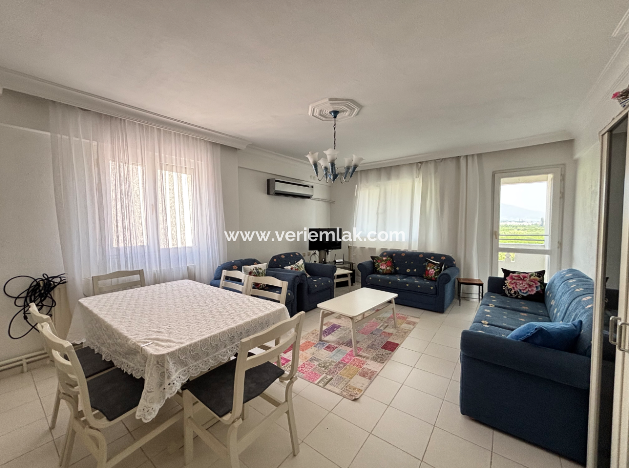 Gümüldür Çarşı’da 3+1 Eşyalı Ebeveyn Banyolu 130 M2 Satılık Daire