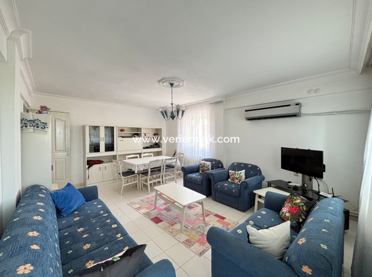 Gümüldür Çarşı’da 3+1 Eşyalı Ebeveyn Banyolu 130 M2 Satılık Daire