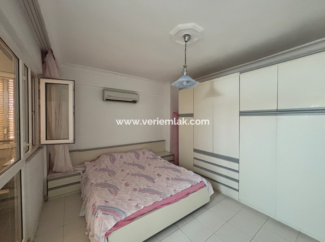 Gümüldür Çarşı’da 3+1 Eşyalı Ebeveyn Banyolu 130 M2 Satılık Daire