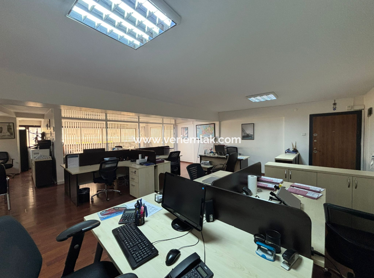 Alsancak Kıbrıs Şehitleri  Yakını 1.Kat 1+1 110M2 Wc’li Kiralık İşyeri /Ofis!