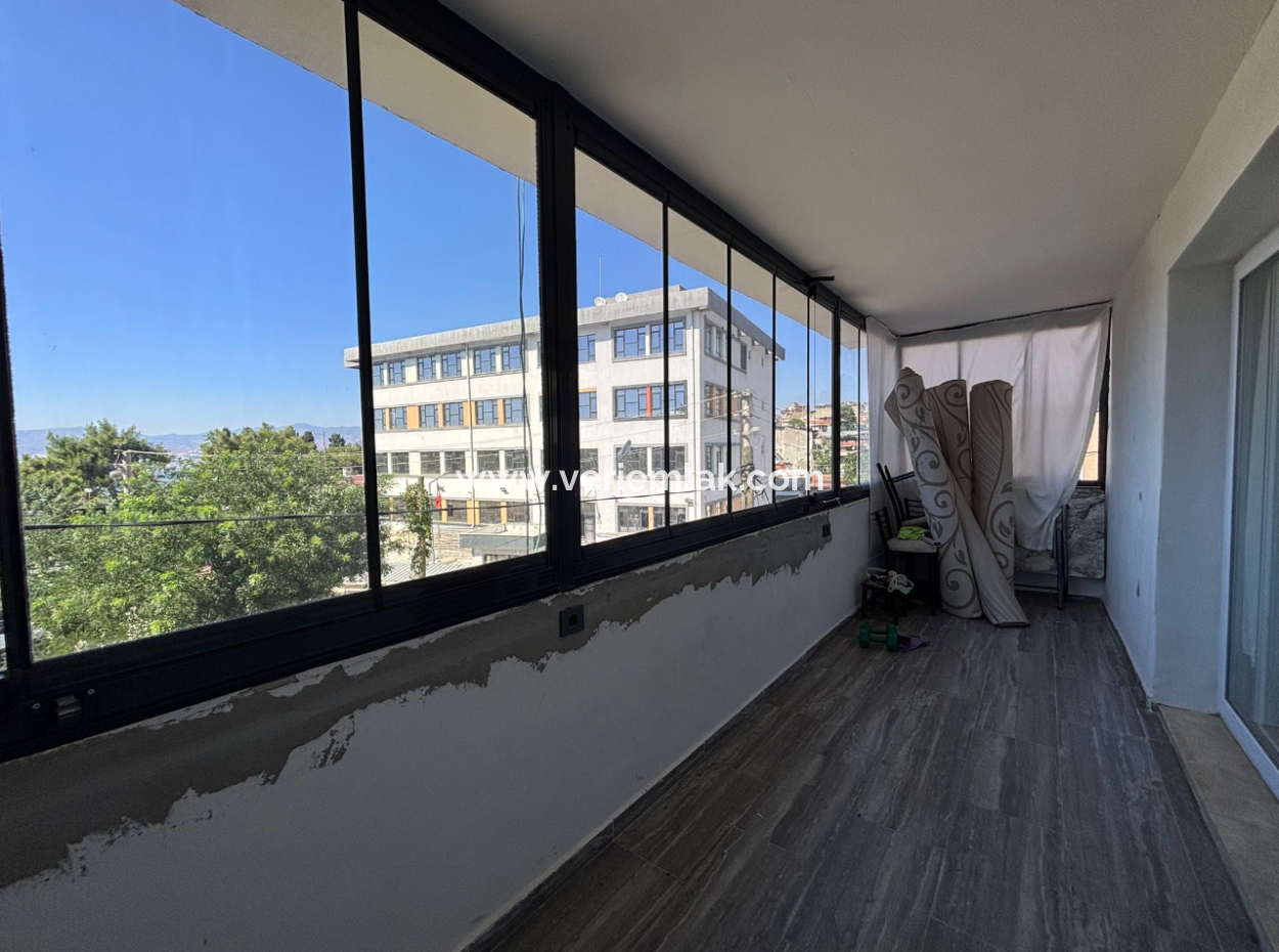 Konak Varyantta 1+1 65M2 1.Kat Kiralık Eşyalı Daire!