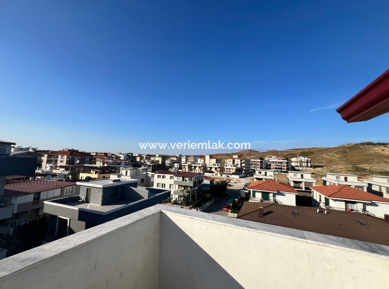 Seferihisar Çolakibrahim Bey’de Satılık 2+1 Kapalı Mutfak Daire