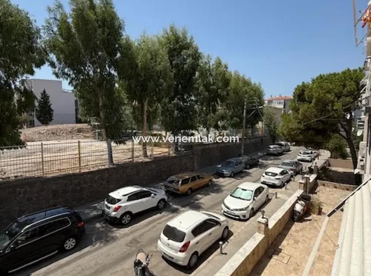 Murat Reis İlkokulu Karşısında Metroya Yürüme Mesafesi Full Tadilatlı Ferah Daire